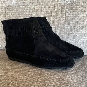NWT Moccasin Black Suede Leather Ankle Booties by Comfortview, Minnetonka-Style